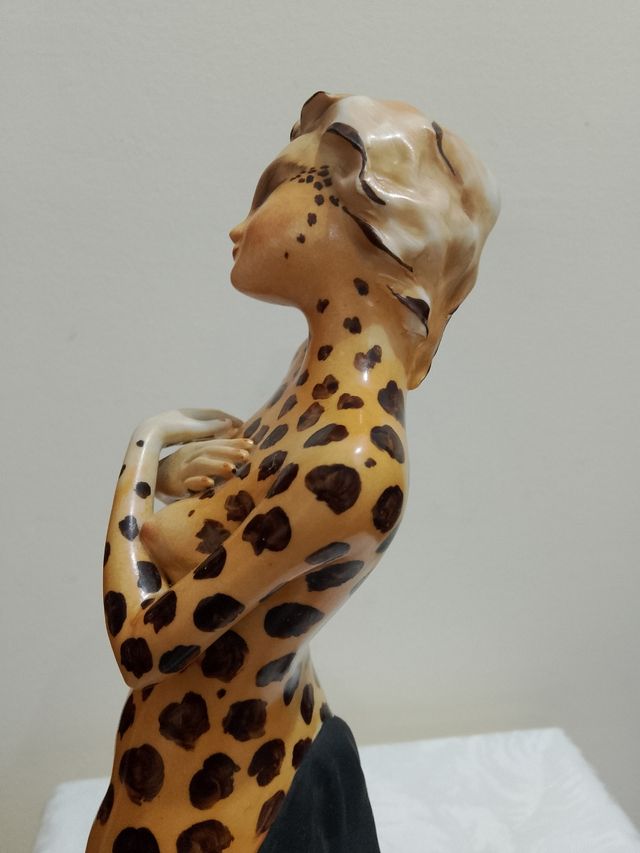 Statua maculata in Capodimonte nuova