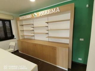 Mobili per attività commerciali 