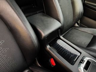 Land-Rover Discovery Sport 2.0L TD4 150CV 4x4 HSE 7 PLAZAS con TECHO SOLAR, CUERO... 