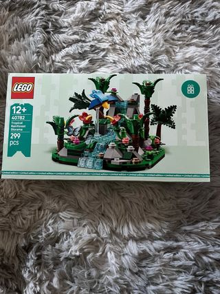 Tropical rainforest diorama lego