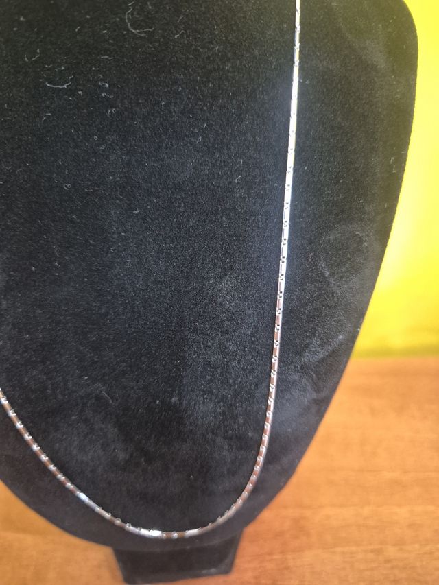 Cadena corta oro blanco 18k