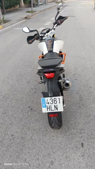 KTM duke 690