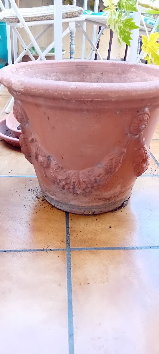 Macetas vintage gran tamaño en terracotta bordada