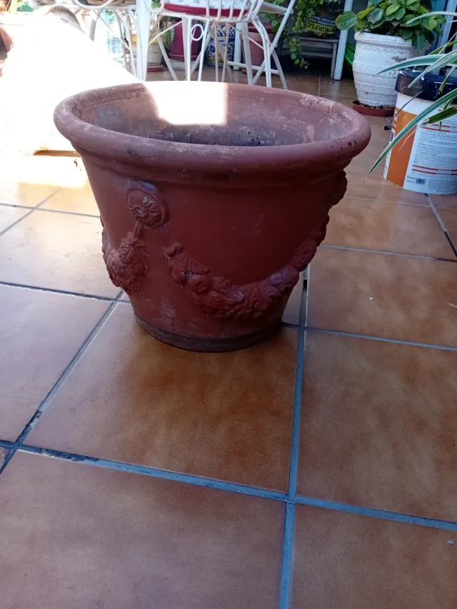 Macetas vintage gran tamaño en terracotta bordada