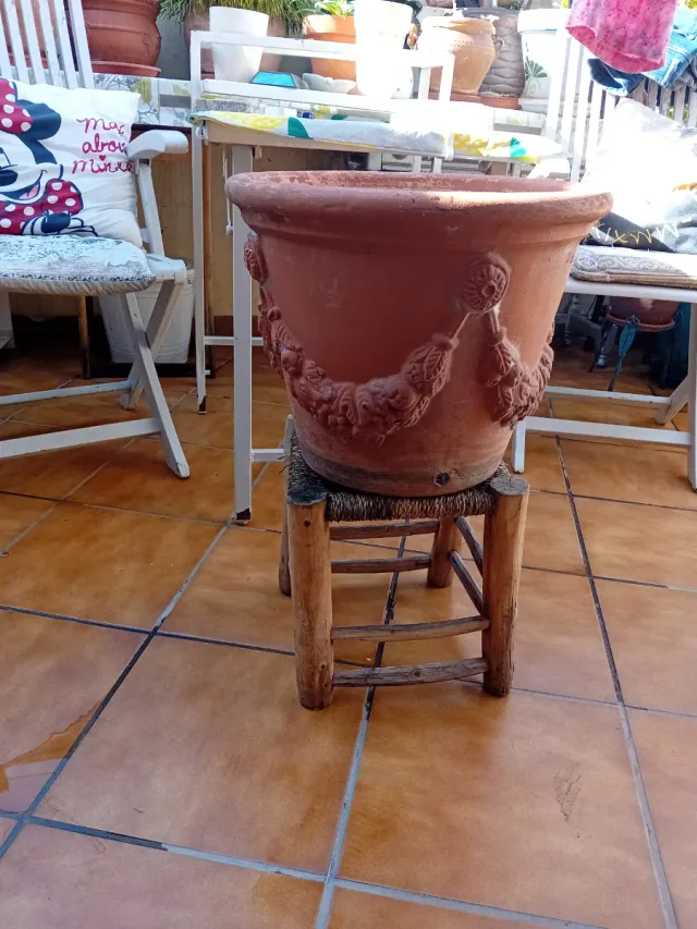 Macetas vintage gran tamaño en terracotta bordada