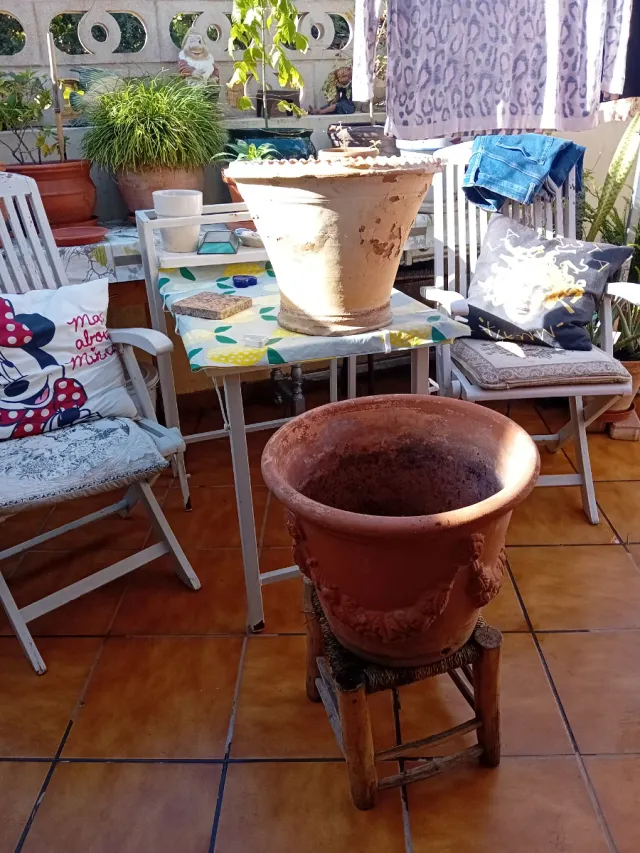 Macetas vintage gran tamaño en terracotta bordada