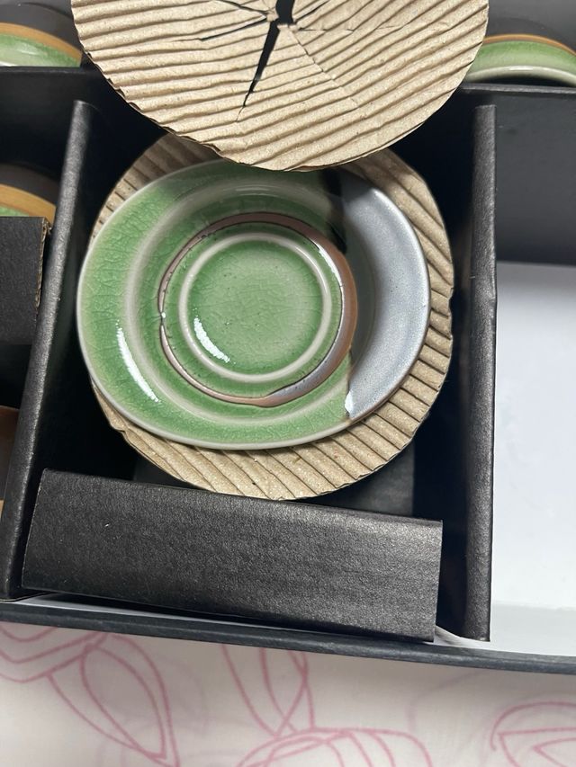 Precioso juego de té sin estrenar en color verde 