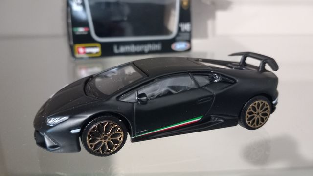 LAMBORGHINI HURACAN PERFORMANTE 1:43 BURAGO 