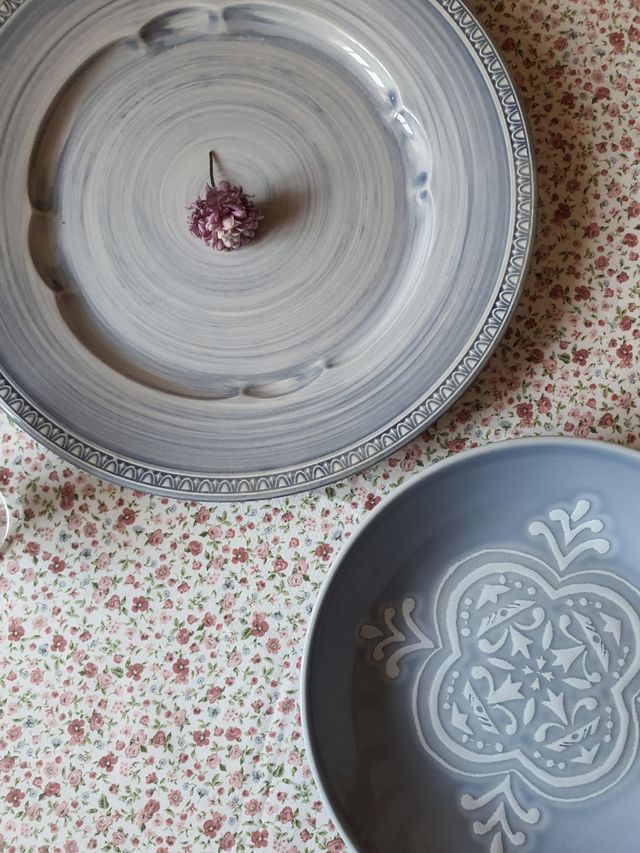 Plato llano brocado celeste