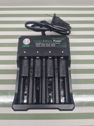 Carregador de Pilhas USB de 4 slots