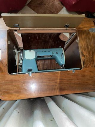 Maquina de coser Alfa Royale