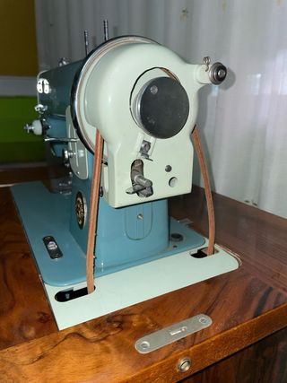 Maquina de coser Alfa Royale
