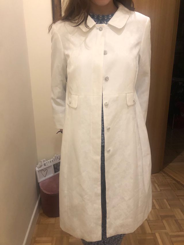 Precioso abrigo primavera nuevo solo 30