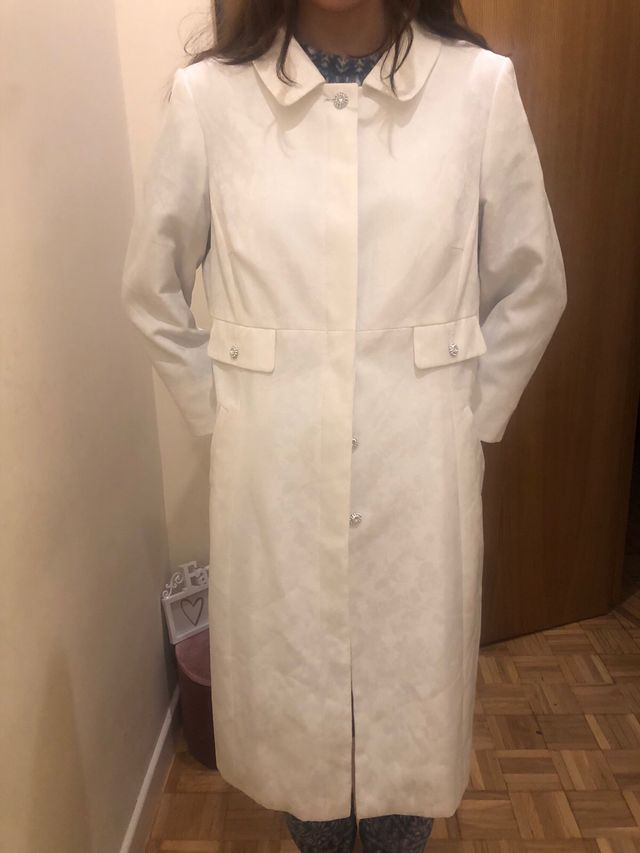 Precioso abrigo primavera nuevo solo 30