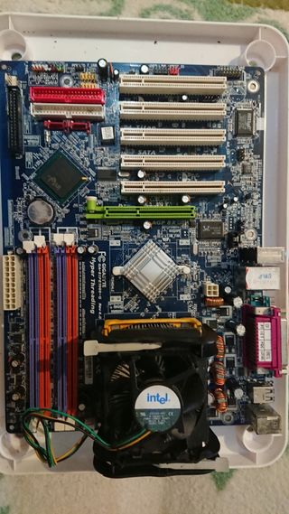Placa base Gigabyte P4