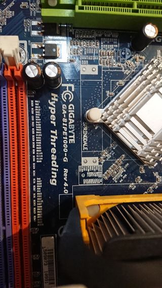 Placa base Gigabyte P4