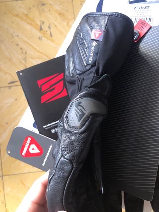 Guantes de moto de piel y goretex 
