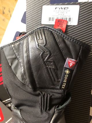 Guantes de moto de piel y goretex 