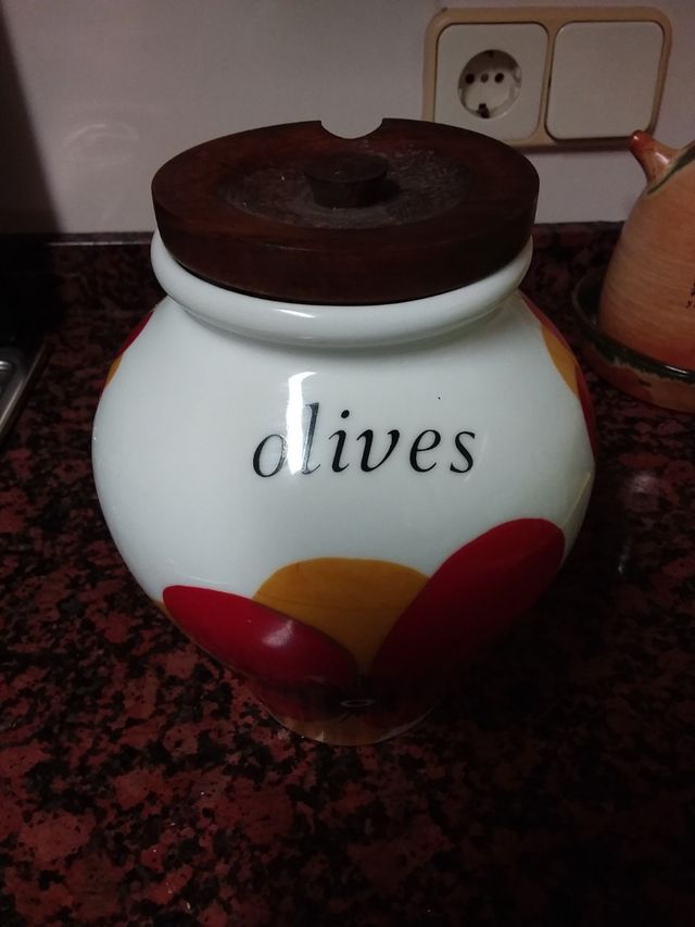 Regalo por una compra  Bote para olivas