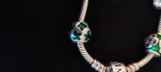 Pulsera Pandora moments con 6 Charms