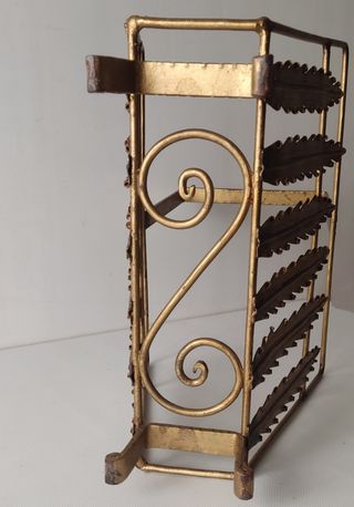 ANTIGUO REVISTERO DORADO DE FORJA