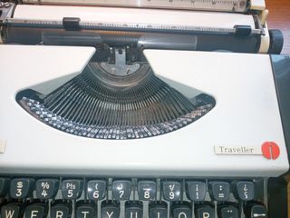 Máquina de escribir Olympia Traveller