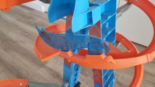 Hot wheels. Torre de choques