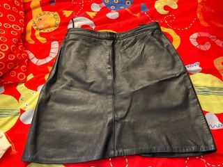 Minifalda de cuero negro
