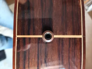 Guitarra clasica Casa Parramon amplificada LR Bagg