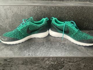 Nike Verdes