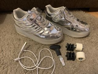 Zapatillas con patines y luces