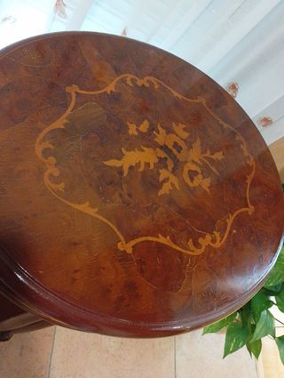 Mesita auxiliar ovalada