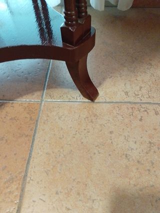 Mesita auxiliar ovalada