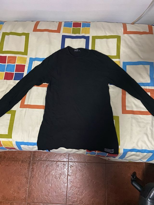 Jersey negro bershka