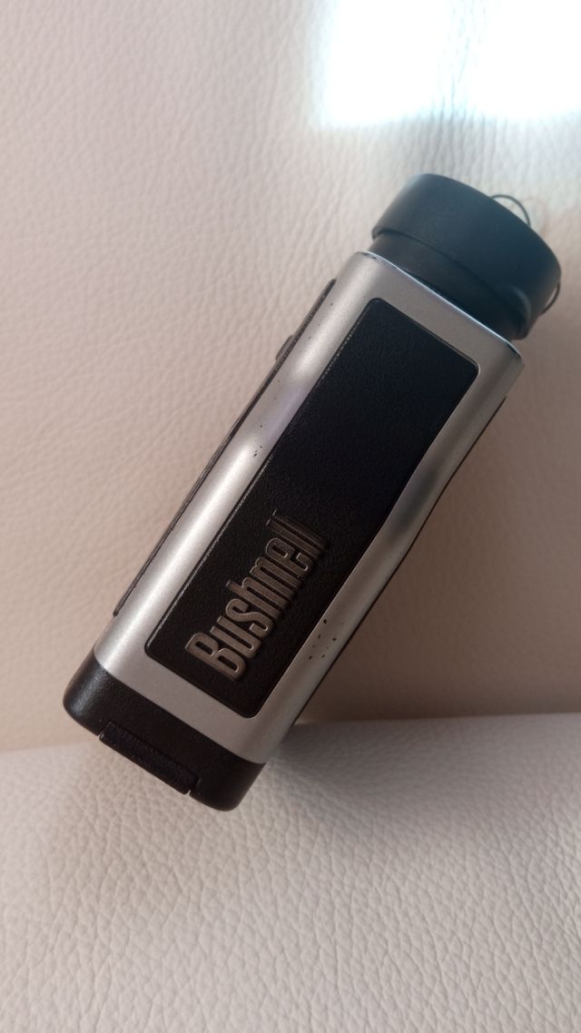 Bushnell PinSeeker 1500 golf