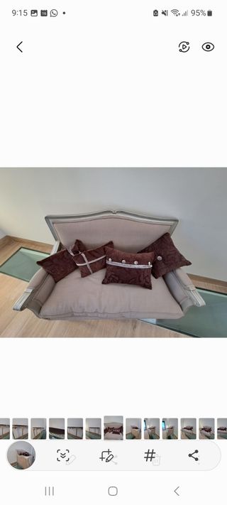 Sofa de entrada en madera y tapizado