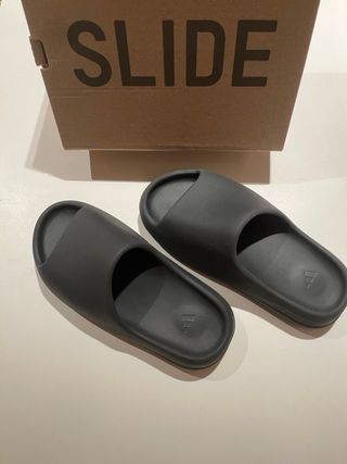 yeezy slide 