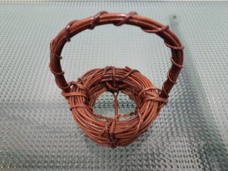 Pequeña cesta mimbre 