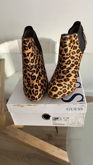 Botín guess Leopardo