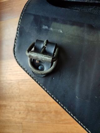 Alforja de piel para moto