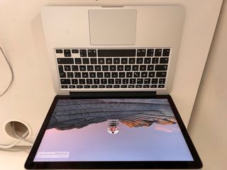 MacBook Pro Retina 13” + Teclado y Mouse Apple