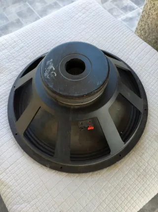 Altavoces Das 18" mod 18P