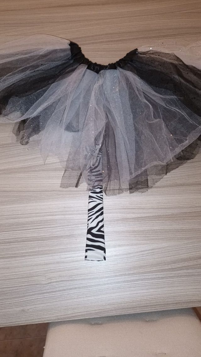 Falditas de niña para disfraz o ballet.