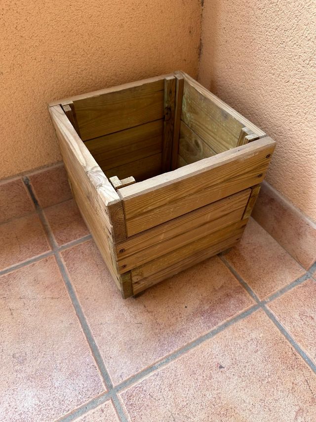 Macetero de madera 30 x 30 x 30