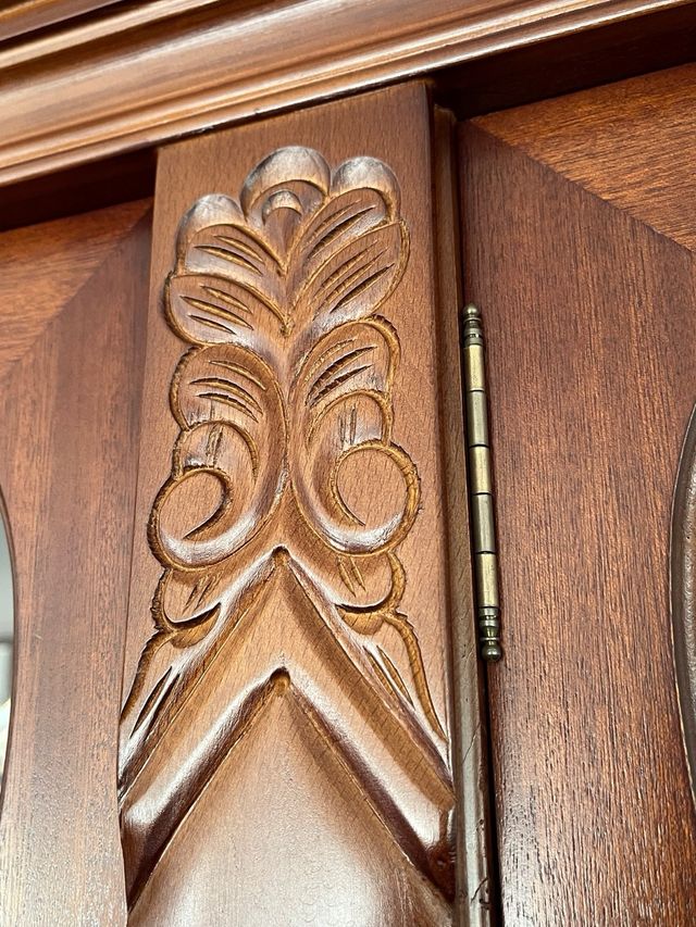 Vitrina de madera salón