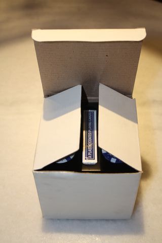 Set da Poker nuovo con un mazzo di carte e 100 fis