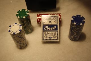 Set da Poker nuovo con un mazzo di carte e 100 fis