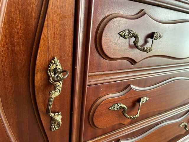 Aparador de madera de salón