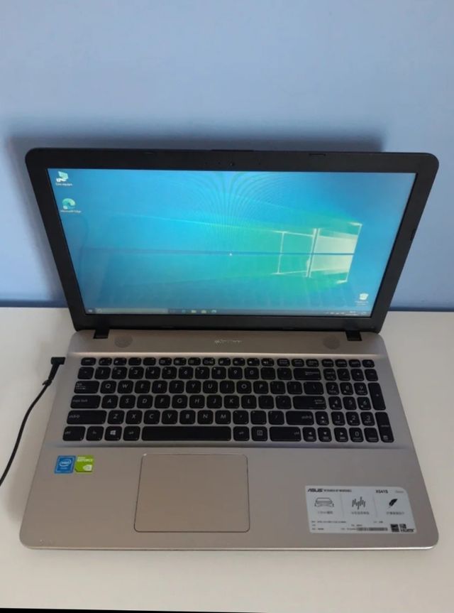 Ordenador portátil Asus