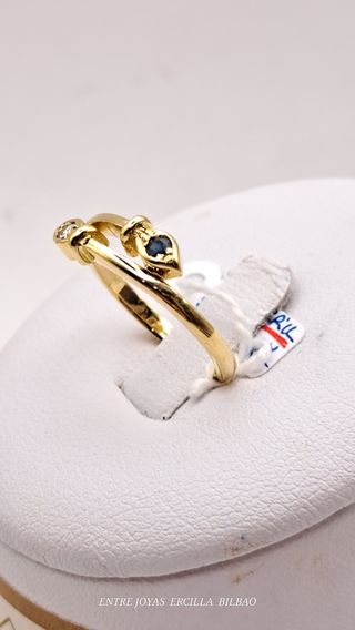 Anillo oro de 18k con diamante 
